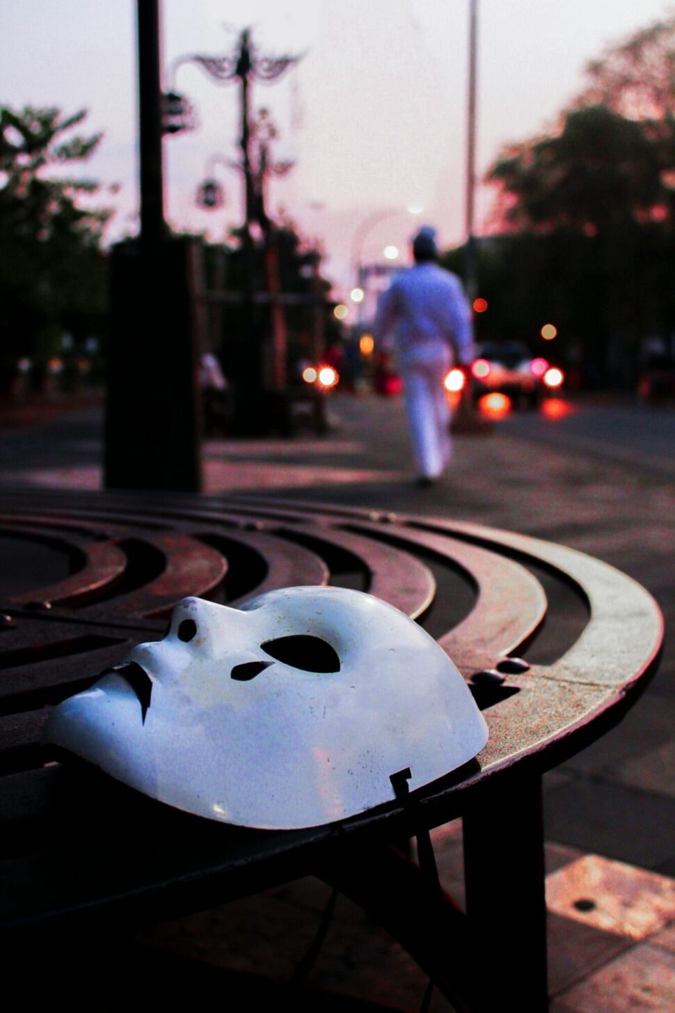 https://www.pexels.com/photo/selective-focus-photography-of-white-mask-on-brown-table-2919437/