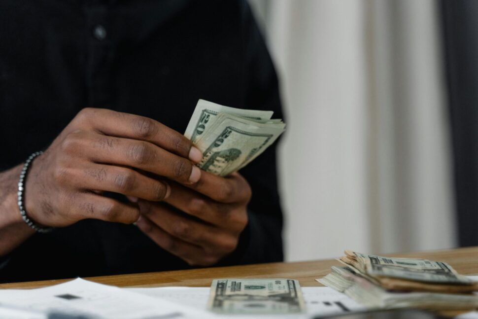 https://www.pexels.com/photo/businessman-man-hands-people-6694483/