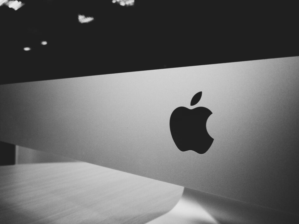 https://www.pexels.com/photo/apple-logo-544295/